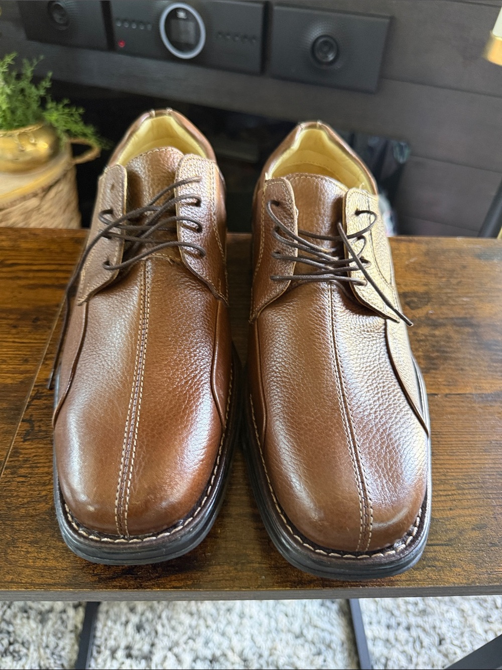 Belvedere Men's Brown Leather Lace-Up Dress Shoes